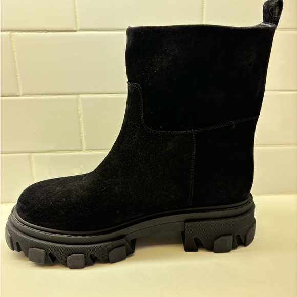 GIABORGHINI Lug Sole Suede Ankle Boots - Picture 6 of 11